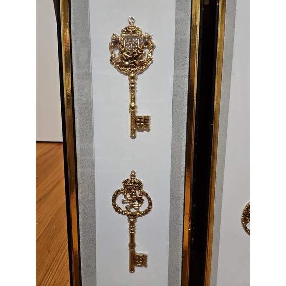 Set Of 2 Vintage MCM Turner Wall Accessory Ornate Kings Knights Gold Keys - Picture 2 of 15